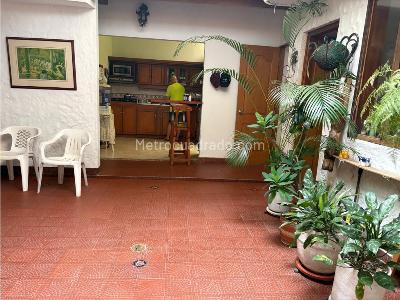 Casa de 4 alcobas en venta en Simon Bolivar, Medellín, 300 m² · foto 4 de 14