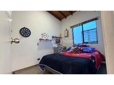 Casa de 3 alcobas en venta en Pan De Azucar, Sabaneta, 136 m² · foto 12 de 19