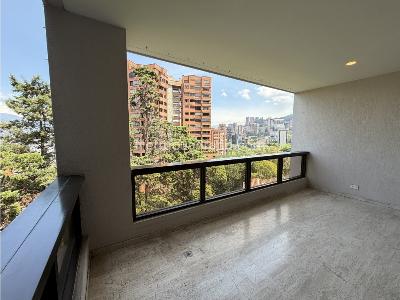 Apartamento de 3 alcobas en venta en El Poblado, Medellín, 205 m² · foto 2 de 14