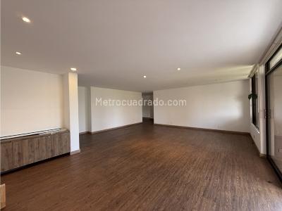 Apartamento de 3 alcobas en venta en El Poblado, Medellín, 205 m² · foto 3 de 14