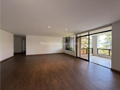 Apartamento de 3 alcobas en venta en El Poblado, Medellín, 205 m² · foto 4 de 14