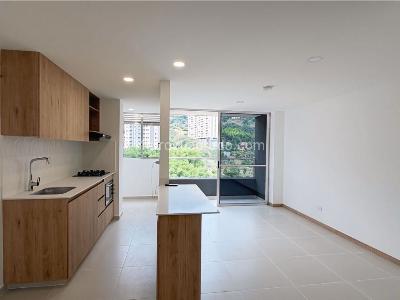 Apartamento de 3 alcobas en venta en Camino Verde, Envigado, 69 m² · foto 3 de 10