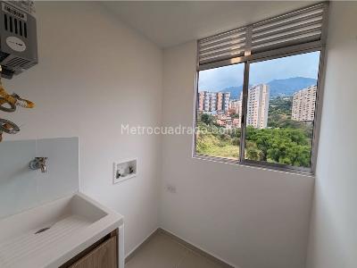 Apartamento de 3 alcobas en venta en Camino Verde, Envigado, 69 m² · foto 5 de 10