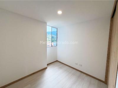 Apartamento de 3 alcobas en venta en Camino Verde, Envigado, 69 m² · foto 8 de 10