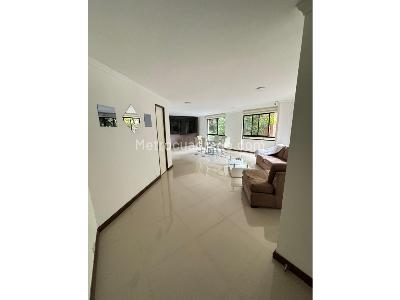 Apartamento en venta en El Poblado, Medellín · foto 3 de 13
