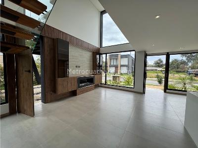 Casa de 4 alcobas en venta en Llano Grande, Rionegro, 500 m² · foto 9 de 20