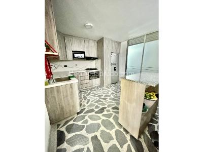 Apartamento de 3 alcobas en venta en Laureles, Medellín, 98 m² · foto 3 de 13