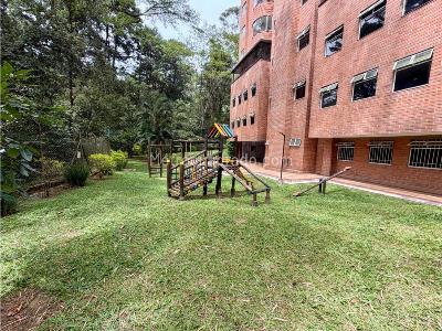 Apartamento de 3 alcobas en venta en San Lucas, Medellín, 98 m² · foto 9 de 11