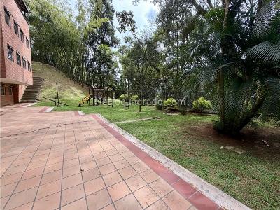 Apartamento de 3 alcobas en venta en San Lucas, Medellín, 98 m² · foto 11 de 11