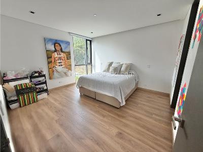 Apartamento de 3 alcobas en venta en El Poblado, Medellín, 143 m² · foto 9 de 12
