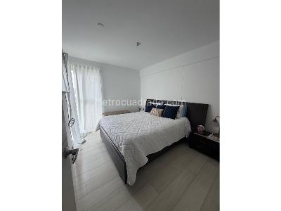 Apartamento de 3 alcobas en venta en Tres Esquinas, Sabaneta, 74 m² · foto 2 de 20