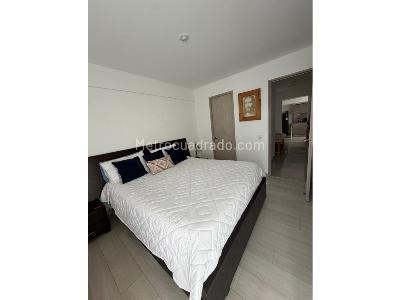 Apartamento de 3 alcobas en venta en Tres Esquinas, Sabaneta, 74 m² · foto 3 de 20