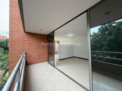 Apartaestudio en venta en Patio Bonito, Medellín, 62 m² · foto 2 de 14