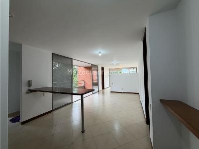 Apartaestudio en venta en Patio Bonito, Medellín, 62 m² · foto 5 de 14
