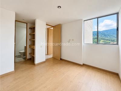 Apartamento de 3 alcobas en venta en San Jose, Sabaneta, 63 m² · foto 8 de 11
