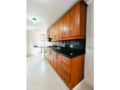 Apartamento de 4 alcobas en venta en Laureles Estadio, Medellín, 123 m² · foto 4 de 15