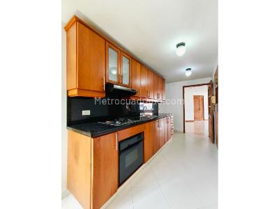Apartamento de 4 alcobas en venta en Laureles Estadio, Medellín, 123 m² · foto 5 de 15