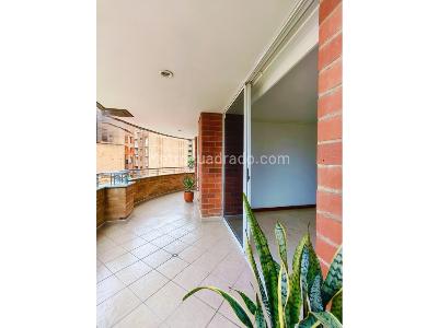 Apartamento de 4 alcobas en venta en Laureles Estadio, Medellín, 123 m² · foto 6 de 15