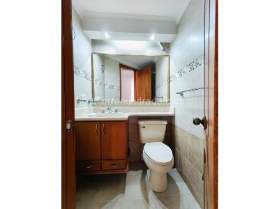Apartamento de 4 alcobas en venta en Laureles Estadio, Medellín, 123 m² · foto 9 de 15