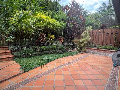 Casa de 3 alcobas en venta en Cumbres, Envigado, 176 m² · foto 3 de 20