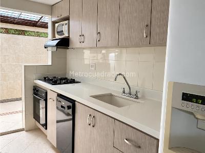 Casa de 4 alcobas en venta en Primavera, Envigado, 135 m² · foto 4 de 16