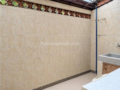 Casa de 4 alcobas en venta en Primavera, Envigado, 135 m² · foto 15 de 16