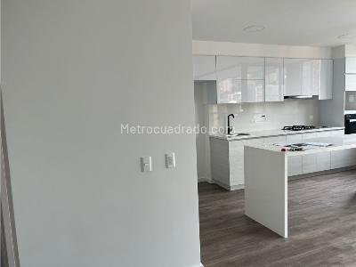 Apartamento de 2 alcobas en arriendo en El Poblado, Medellín, 95 m² · foto 8 de 20