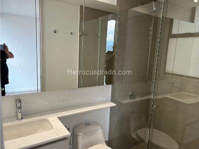 Apartamento de 2 alcobas en arriendo en El Poblado, Medellín, 95 m² · foto 10 de 20