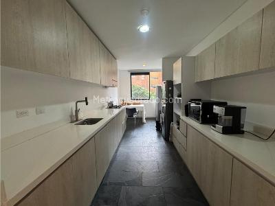 Apartamento de 3 alcobas en venta en Loma Benedictinos, Envigado, 180 m² · foto 4 de 18