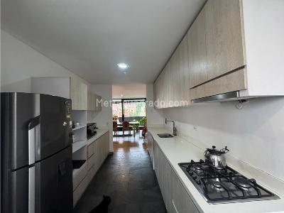 Apartamento de 3 alcobas en venta en Loma Benedictinos, Envigado, 180 m² · foto 6 de 18