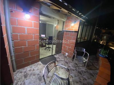 Apartamento de 3 alcobas en venta en El Salado, Medellín, 67 m² · foto 8 de 20