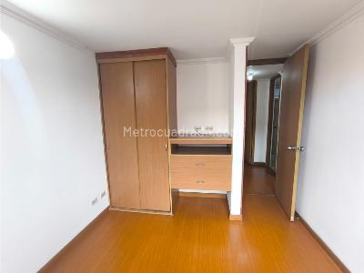 Apartamento en venta en Ciudad Salitre Oriental, Bogotá · foto 3 de 17