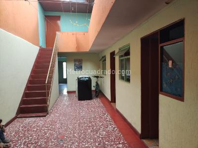 Casa de 5 alcobas en venta en El Rubi, Bogotá, 208 m² · foto 4 de 7