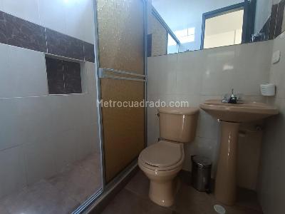 Casa de 5 alcobas en venta en Miraflores, Girardot, 140 m² · foto 11 de 17
