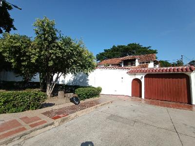 Casa de 4 alcobas en venta en Bavaria, Girardot, 265 m² · foto 2 de 20