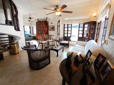 Casa de 4 alcobas en venta en Bavaria, Girardot, 265 m² · foto 9 de 20