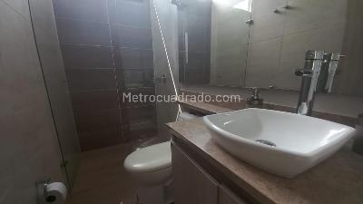Casa de 4 alcobas en venta en El Peñon, Girardot, 220 m² · foto 8 de 20