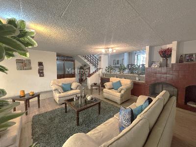 Casa de 5 alcobas en venta en El Campincito, Chía, 388 m² · foto 2 de 20