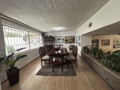 Casa de 5 alcobas en venta en El Campincito, Chía, 388 m² · foto 5 de 20