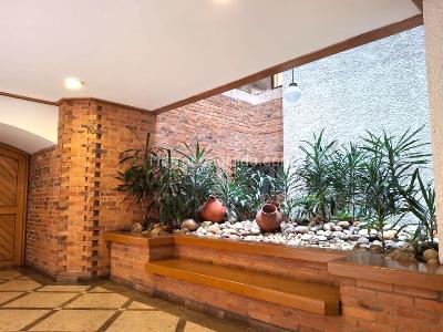 Apartamento de 3 alcobas en venta en La Carolina, Bogotá, 180 m² · foto 3 de 20