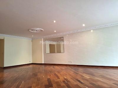 Apartamento de 3 alcobas en venta en La Carolina, Bogotá, 180 m² · foto 5 de 20