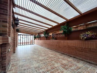 Apartamento de 3 alcobas en venta en La Carolina, Bogotá, 180 m² · foto 9 de 20