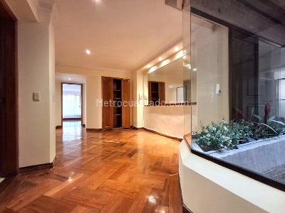 Apartamento de 3 alcobas en venta en La Carolina, Bogotá, 180 m² · foto 14 de 20