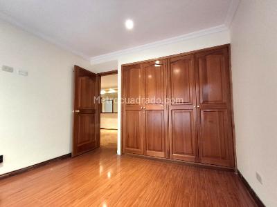 Apartamento de 3 alcobas en venta en La Carolina, Bogotá, 180 m² · foto 16 de 20