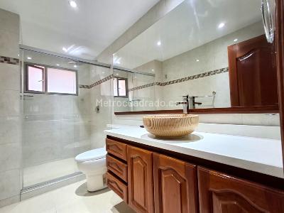 Apartamento de 3 alcobas en venta en La Carolina, Bogotá, 180 m² · foto 18 de 20