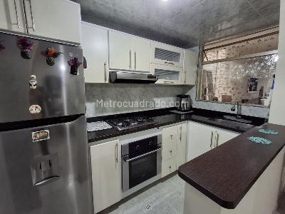 Casa de 5 alcobas en venta en Santa Matilde, Bogotá, 298 m² · foto 3 de 15