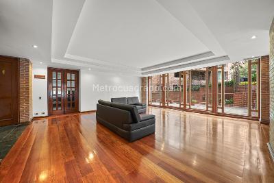 Apartamento de 4 alcobas en venta en Chico Alto, Bogotá, 400 m² · foto 17 de 20