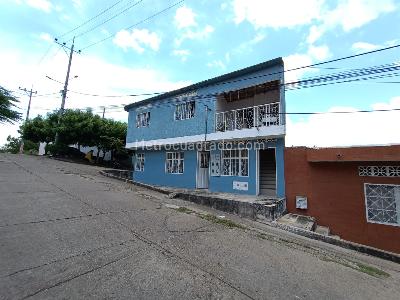 Casa de 5 alcobas en venta en Miraflores, Girardot, 200 m² · foto 2 de 20