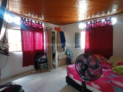 Casa de 5 alcobas en venta en Miraflores, Girardot, 200 m² · foto 20 de 20