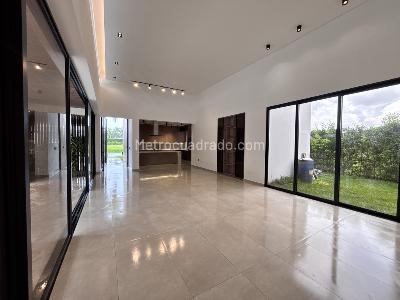 Casa de 4 alcobas en venta en Vereda La Cecilia, Villavicencio, 460 m² · foto 2 de 20